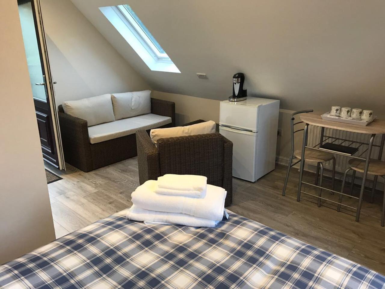 The Firs - Englefield Studio Bed and Breakfast Douglas Esterno foto