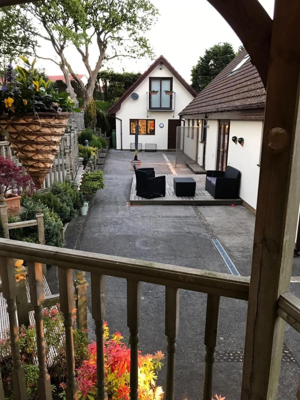 The Firs - Englefield Studio Bed and Breakfast Douglas Esterno foto