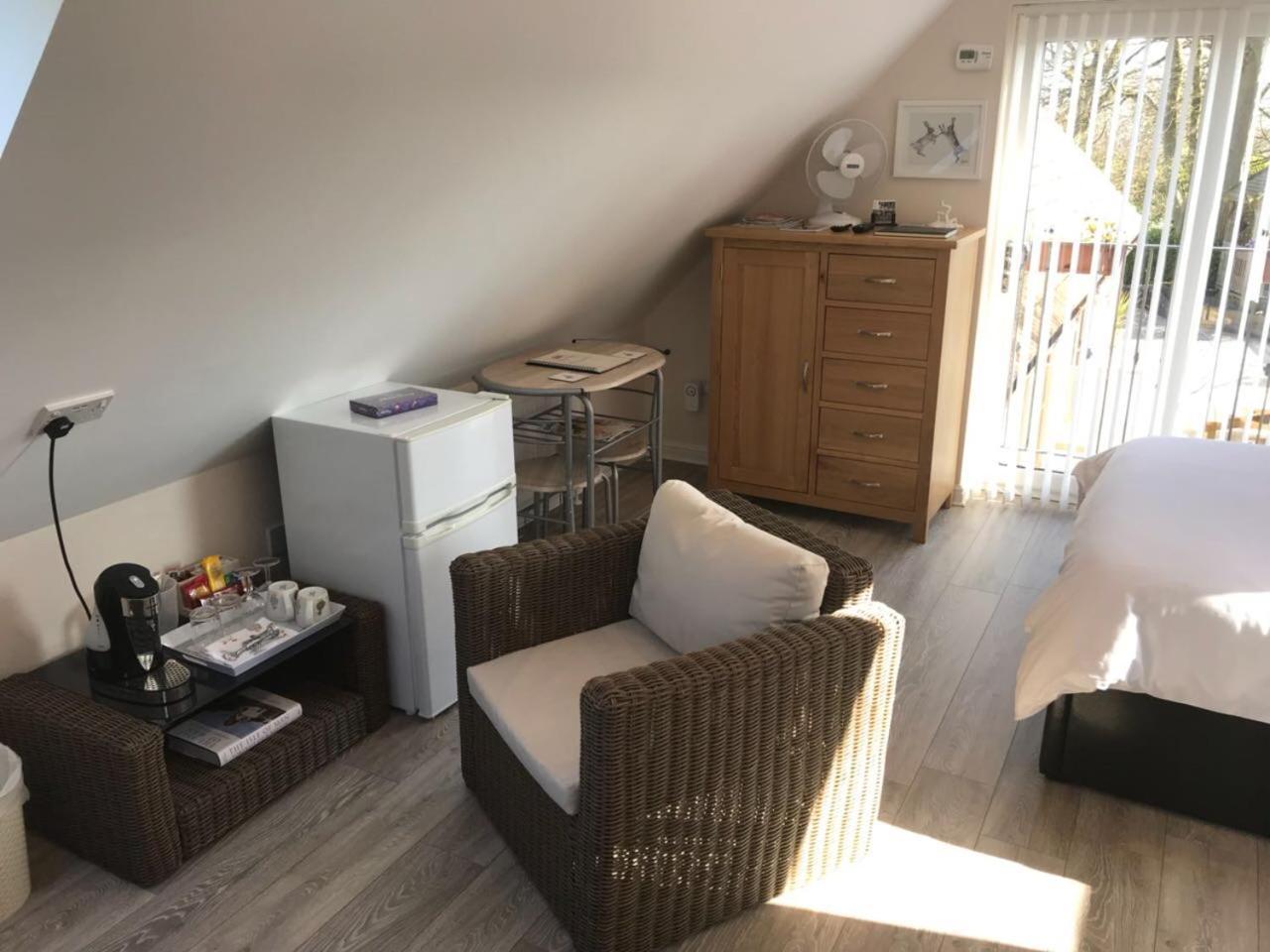 The Firs - Englefield Studio Bed and Breakfast Douglas Esterno foto