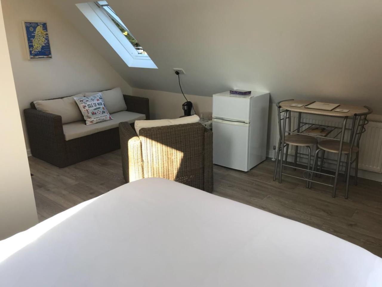 The Firs - Englefield Studio Bed and Breakfast Douglas Esterno foto